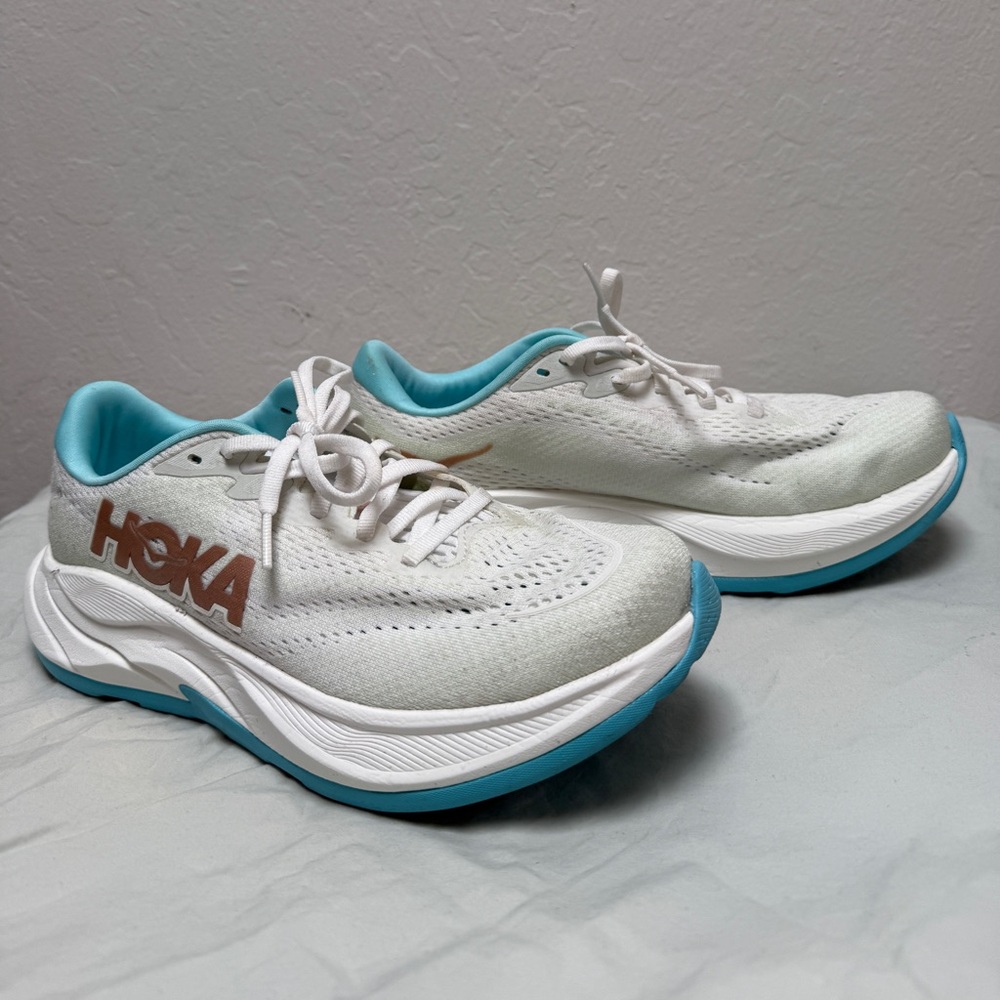 Hoka Rincon 4 Women’s shoes size 7.5D (wide)